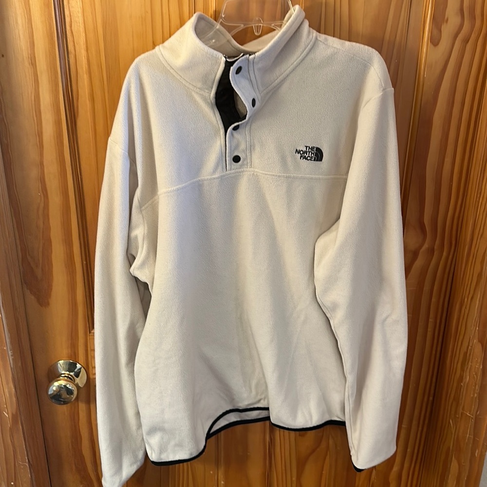North face quarter button